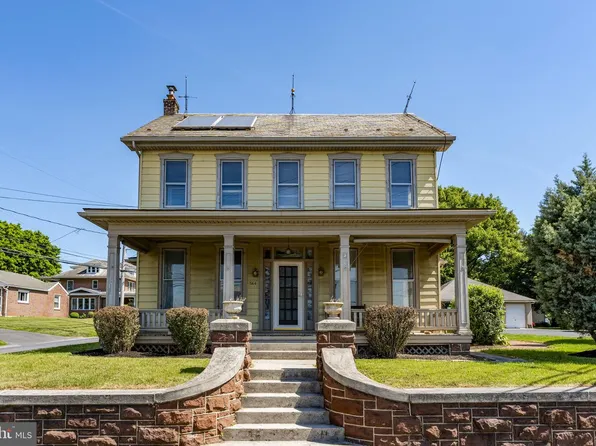 564 W Maple Grove Rd, Denver, PA 17517