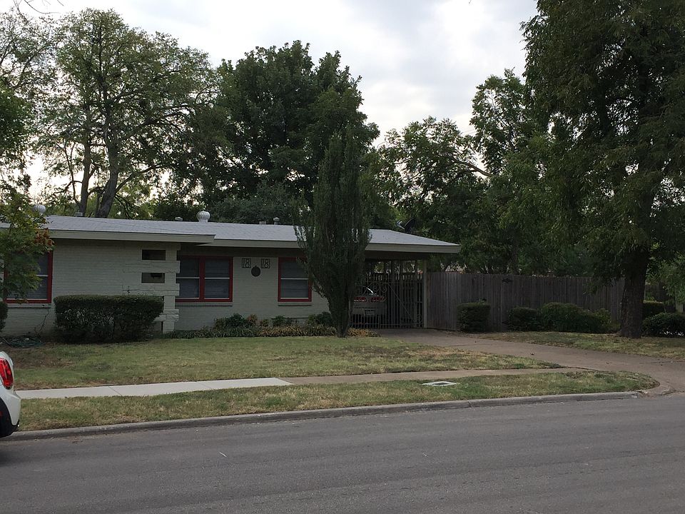 2nd image of 1818 Briarwood Ln