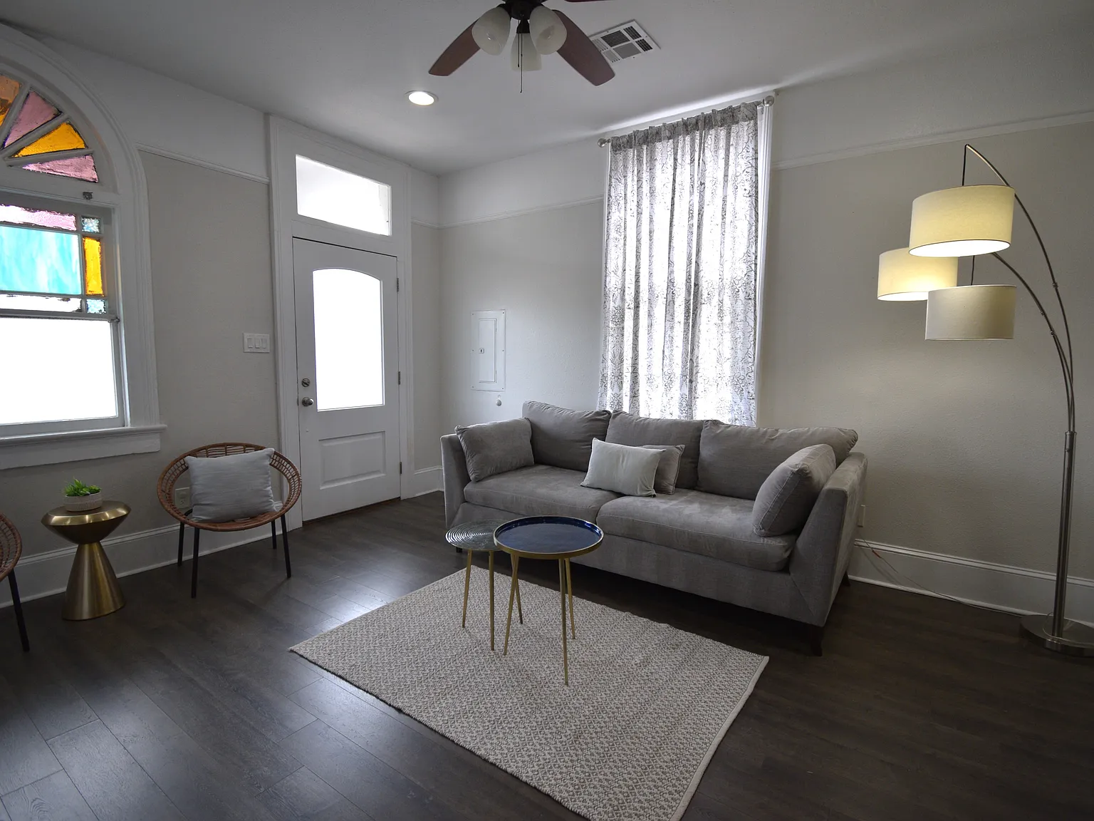 2 bed, 900 sqft, $1,595 — Photo 2