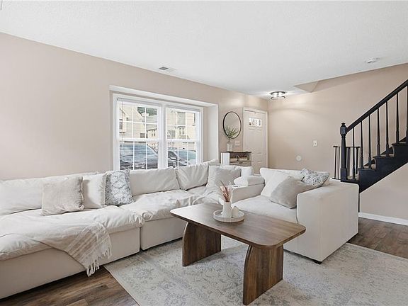 2nd image of 700 New River Ct APT C