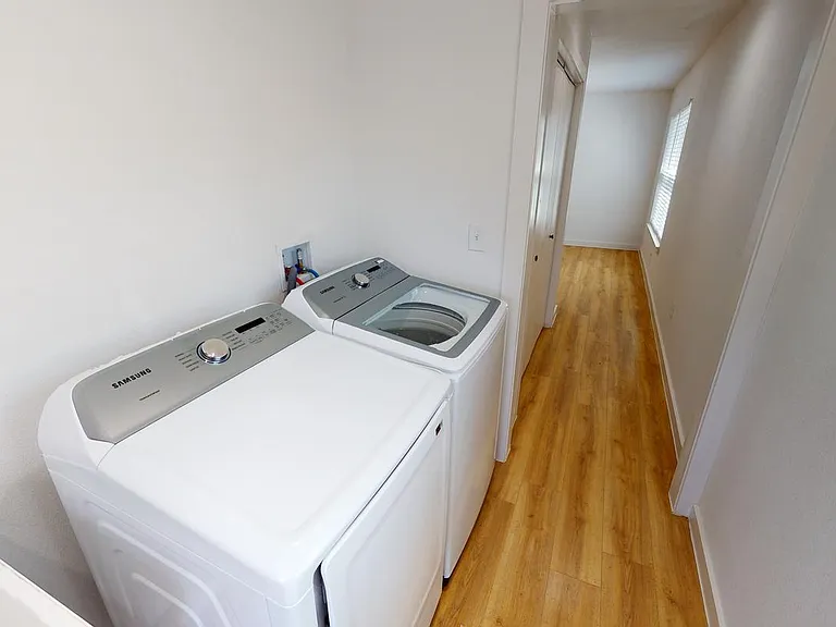 215 N Jester Ave — Photo 22