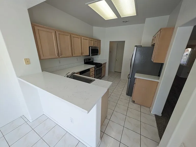 10113 Crescent Creek Dr — Photo 7