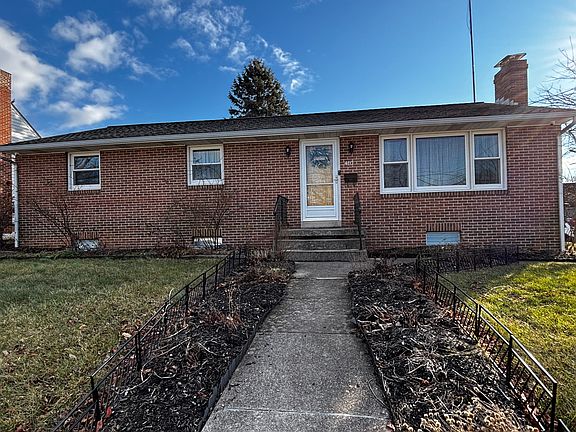 3rd image of 410 Maple Ave