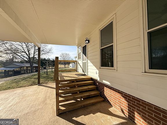 5th image of 2973 River Rd