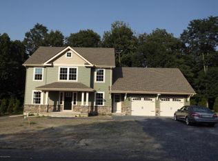 228 Dryden Rd, Stroudsburg, PA 18360