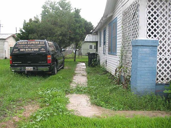 2nd image of 713 Hobson St