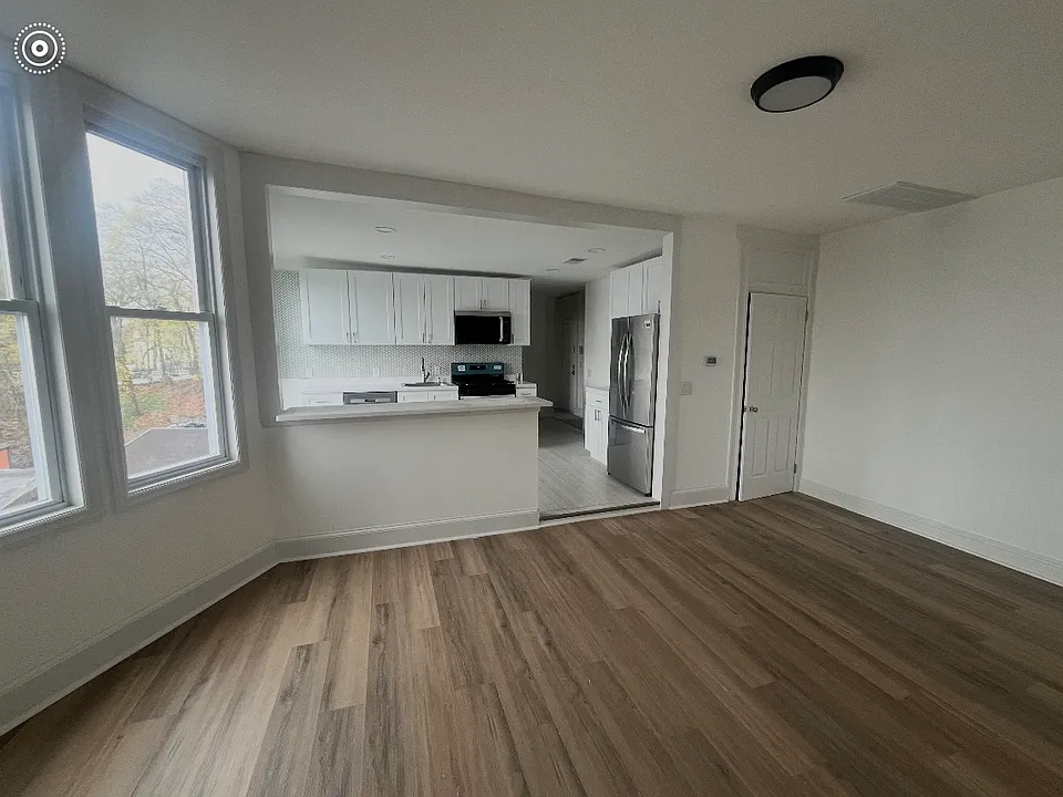 330 Bloomfield Ave #9