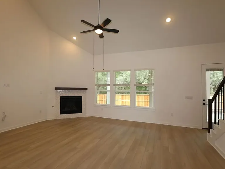 3609 Helena Way — Photo 10