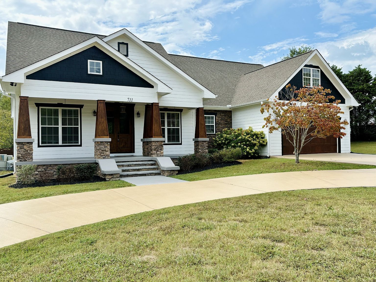 値下げ不可　house on the hill_ Parent Bag_Tile 1055 Sumner Grv, Spring Hill, TN 37174 [Updated 7/26]