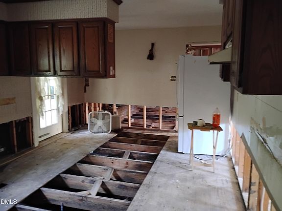 2nd image of 315 Rippling Stream Rd