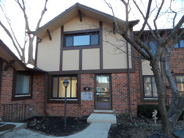 1st image of 1S134 Apley Ln