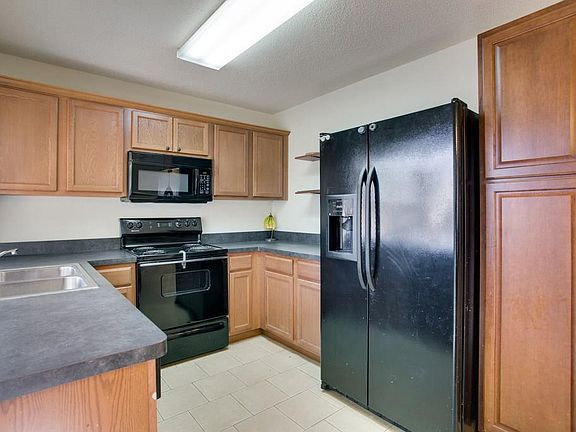 5th image of 236 Price Dr