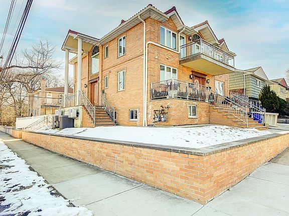 2nd image of 1543 201st St