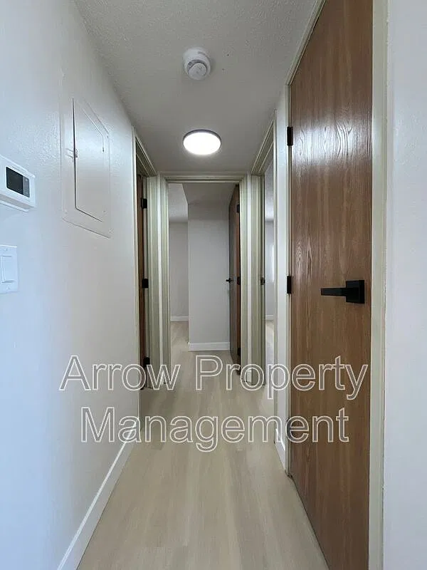 2 bed, 1.0 bath, 889 sqft, $985 — Photo 4