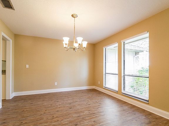 3rd image of 103 Valley Dr