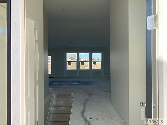 4th image of 43 N White Pine Ln