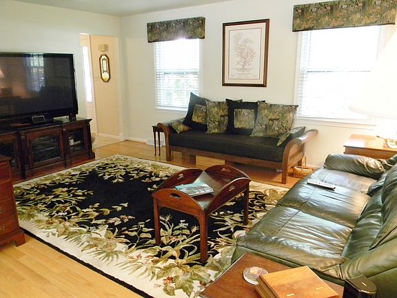 Great Room, hardwood floors