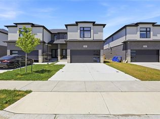 93 Eagle St #10B, Leamington, ON N8H 0G5
