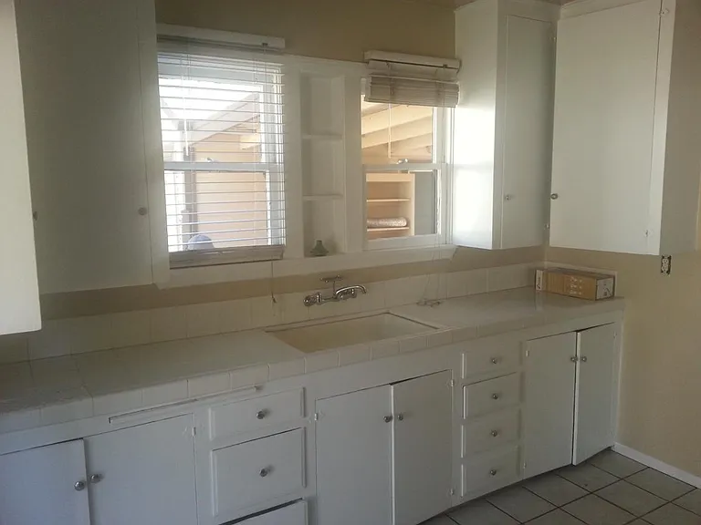 950 W Almond Ave — Photo 9