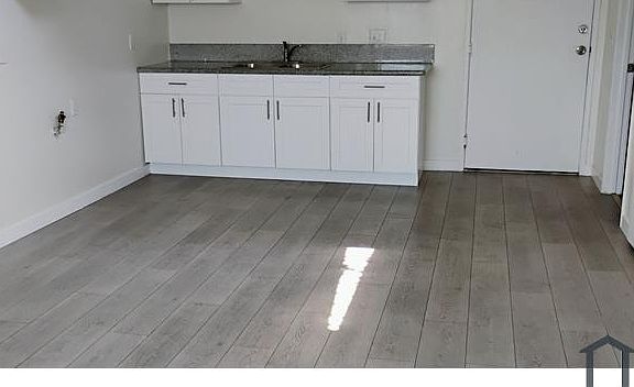 3rd image of 2505 Hancock St APT 208