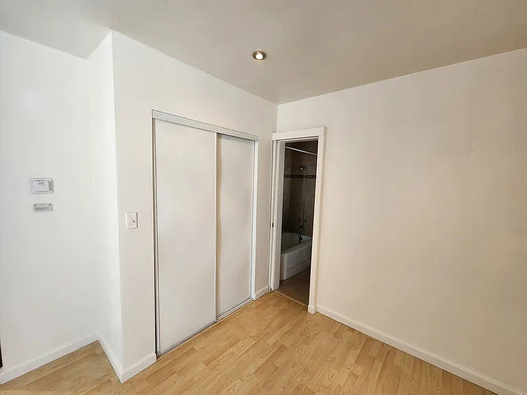3661 Richmond St — Photo 13