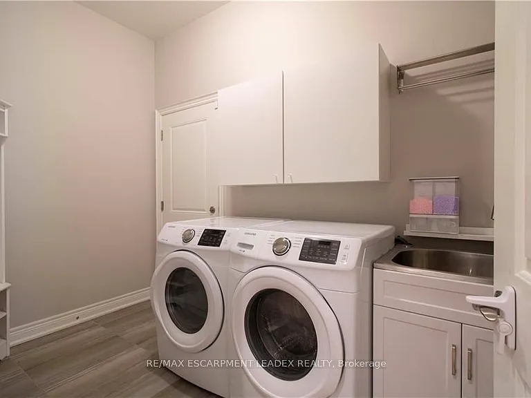 19 Secinaro Ave — Photo 34