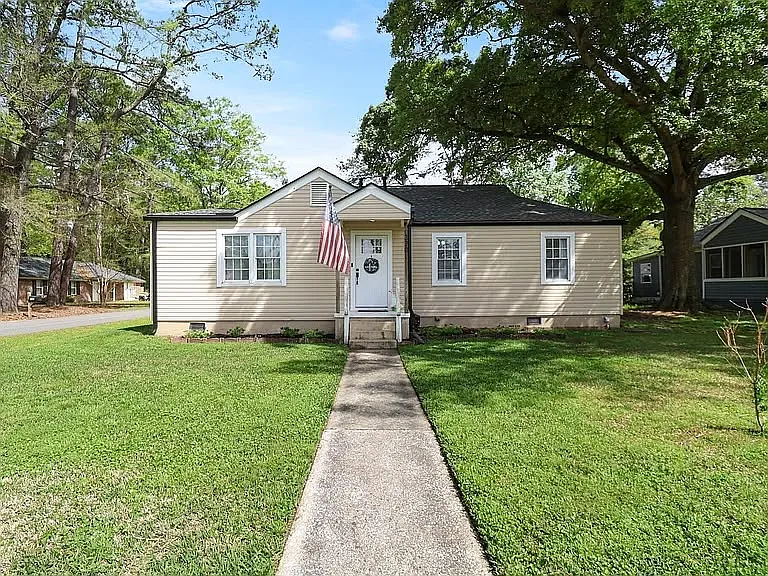 320 Georgia Ave — Photo 21