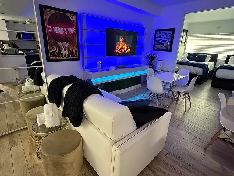 Ocean Dr — Photo 71