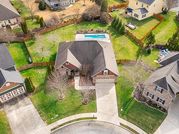 4th image of 818 Lynnstone Dr