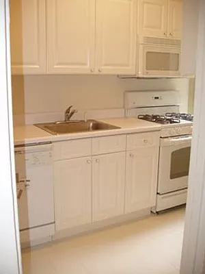 Rented by City Connections Realty | media 4