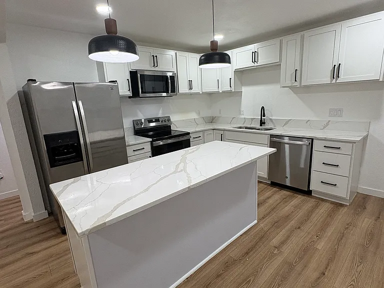 730 N Delaware Pl — Photo 23
