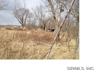 586 Deerfield Rd, Walnut Hill, IL 62893