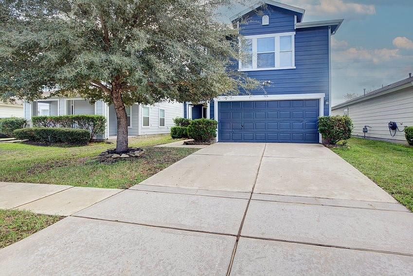 1st image of 526 Silky Leaf Dr