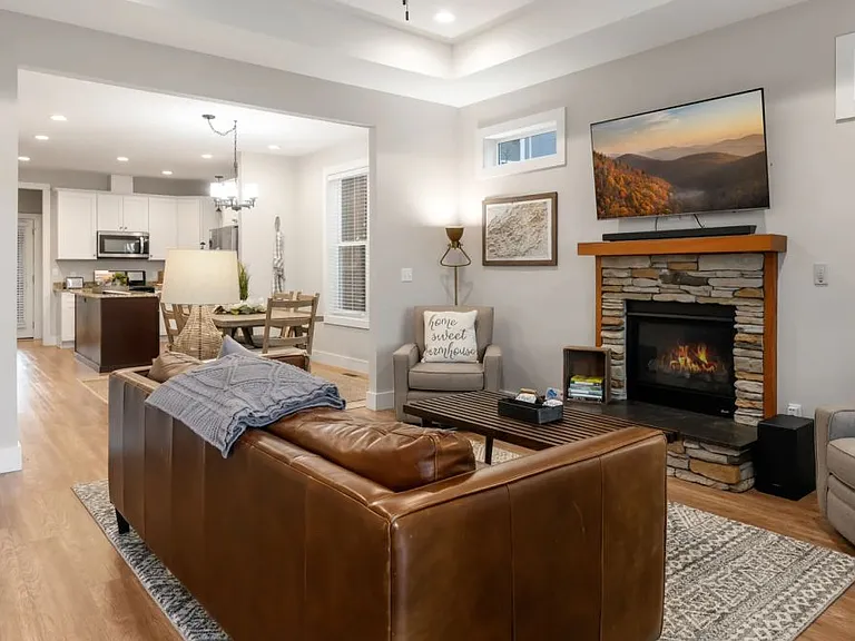 48 Westside Village Rd — Photo 11
