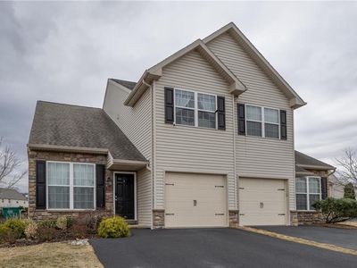 7728 Barrow Dr, Macungie, PA, 18062