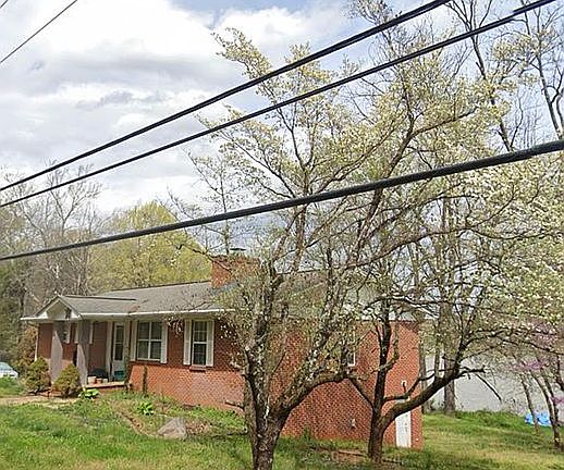 3rd image of 242 Disco Loop Rd