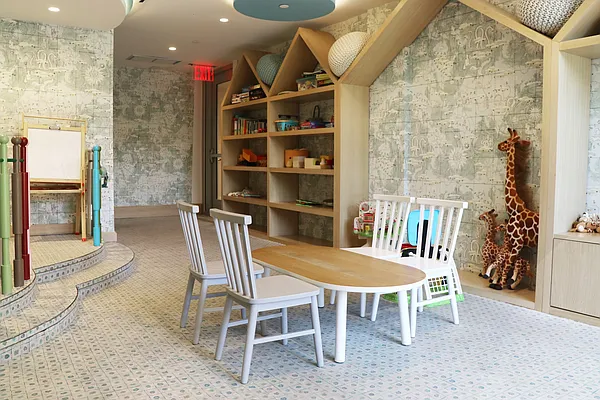 Rented by R New York | media 28