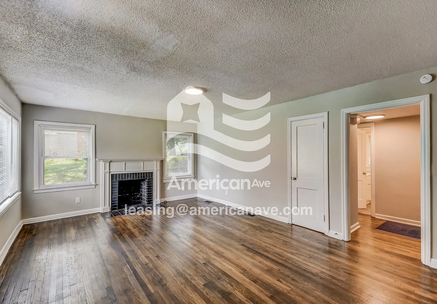 2 bed, 1.0 bath, 993 sqft, $839 — Photo 3