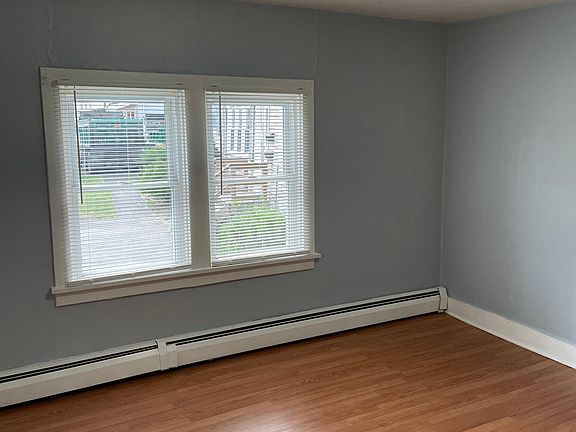 3rd image of 23 Railroad St