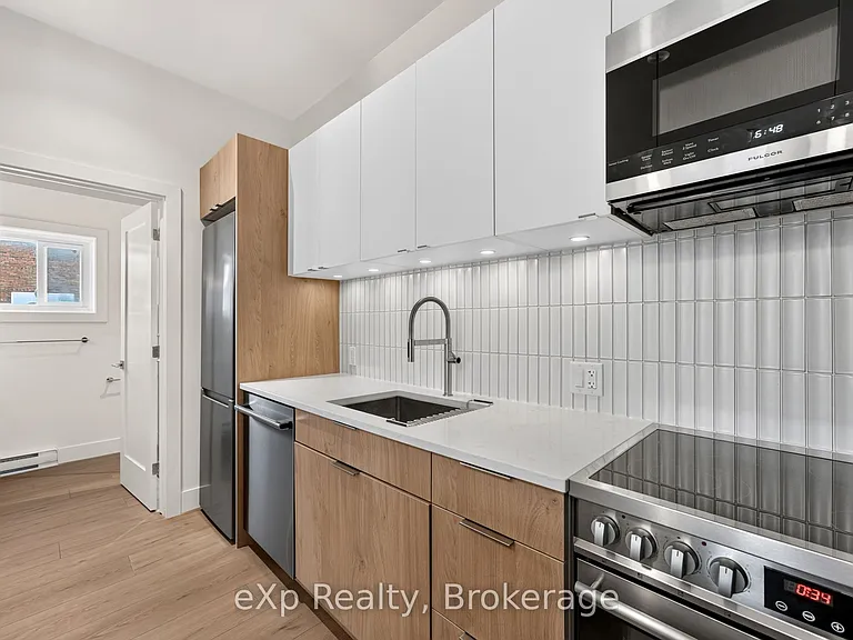 24 Wellington St #12 — Photo 16