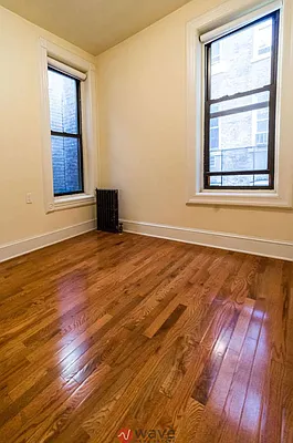 Rented by Wave Real Estate Group | media 22