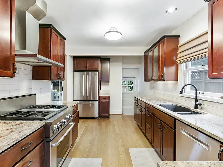 2605 NE 35th Ave — Photo 10