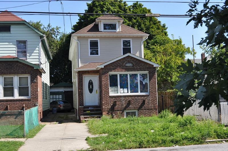 1st image of 120-219 Street