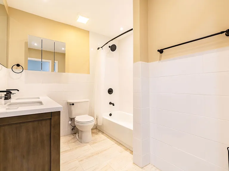 1000 Rampart Pl — Photo 17