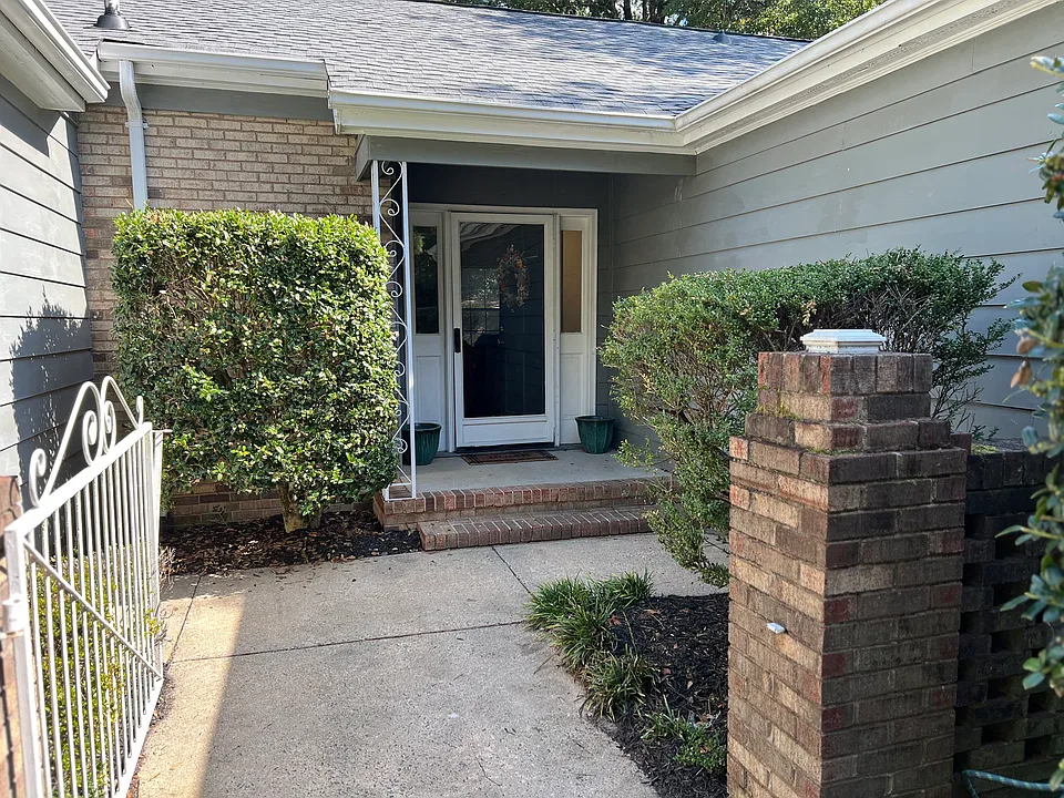 4119 Foxmoor Dr
