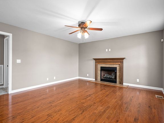4th image of 2704 Arthurs Ct