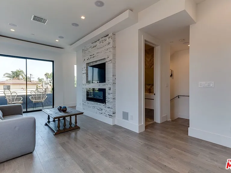 4826 1/2 Pickford St — Photo 13