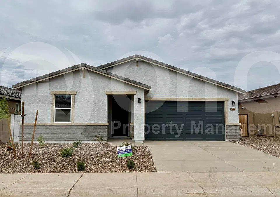 2554 E Grenache Rd