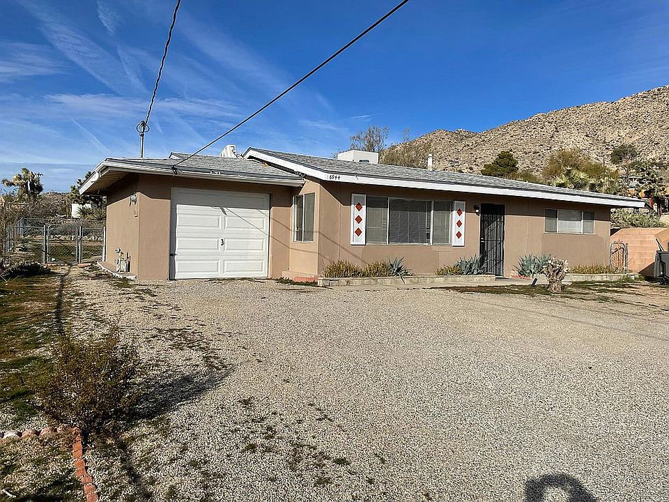 Front view of home