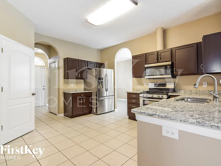 10424 Beneva Dr — Photo 4